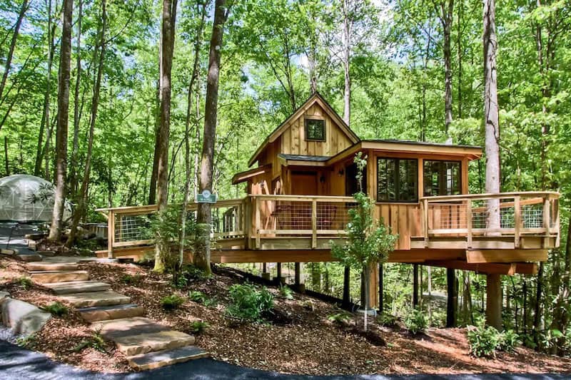 Must-See Treehouse Rentals in Tennessee You Will Love 8 The Maple Treehouse Glamping Gatlinburg