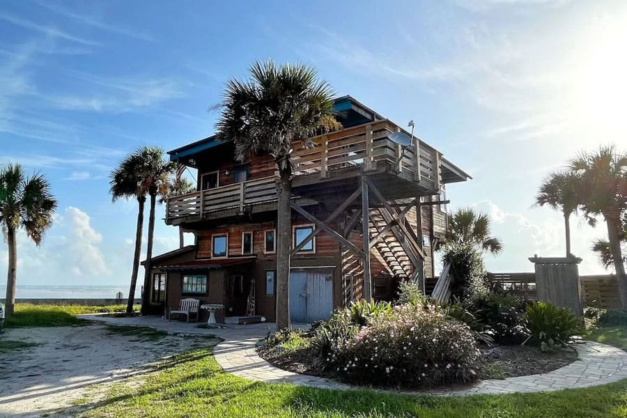 Gypsy Palace Treehouse in Florida